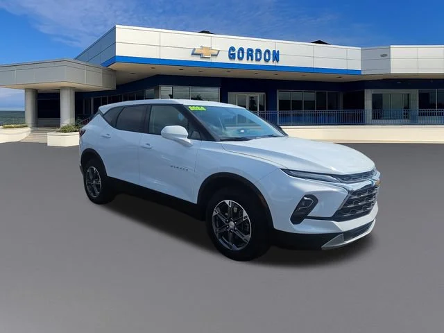 Used 2024 Summit White Chevrolet 2LT image 7