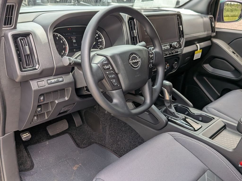 New 2026 Boulder Gray Pearl Nissan Crew Cab SV image 33