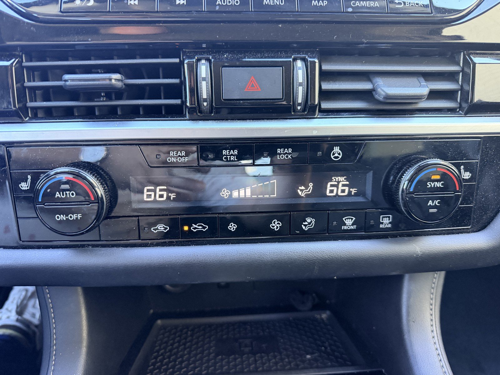 Used 2025 Silver Nissan SL image 11