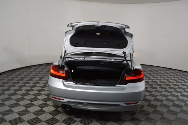 Used 2016 Silver BMW xDrive image 26