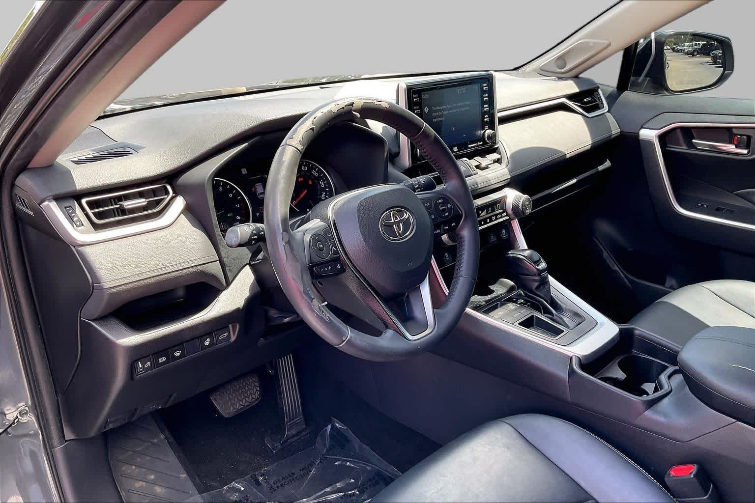 Used 2020 Magnetic Gray Metallic Toyota XLE Premium image 15