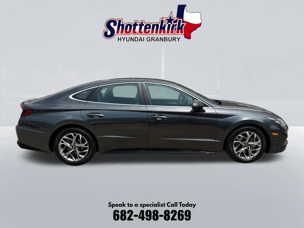 Used 2021 Gray Hyundai SEL image 5