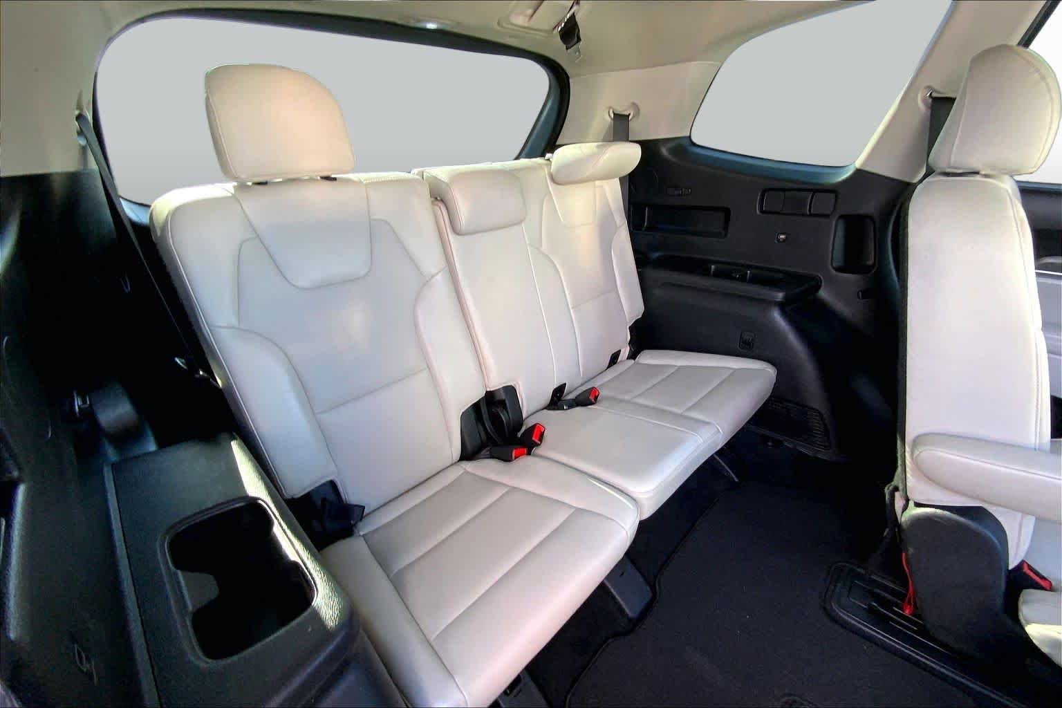 Used 2022 Gravity Grey Kia EX image 17