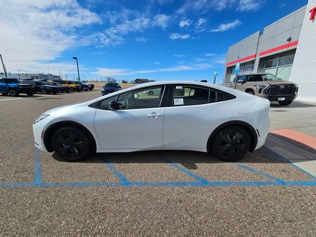 2026 Toyota Prius Plug-in Hybrid SE - Photo 9