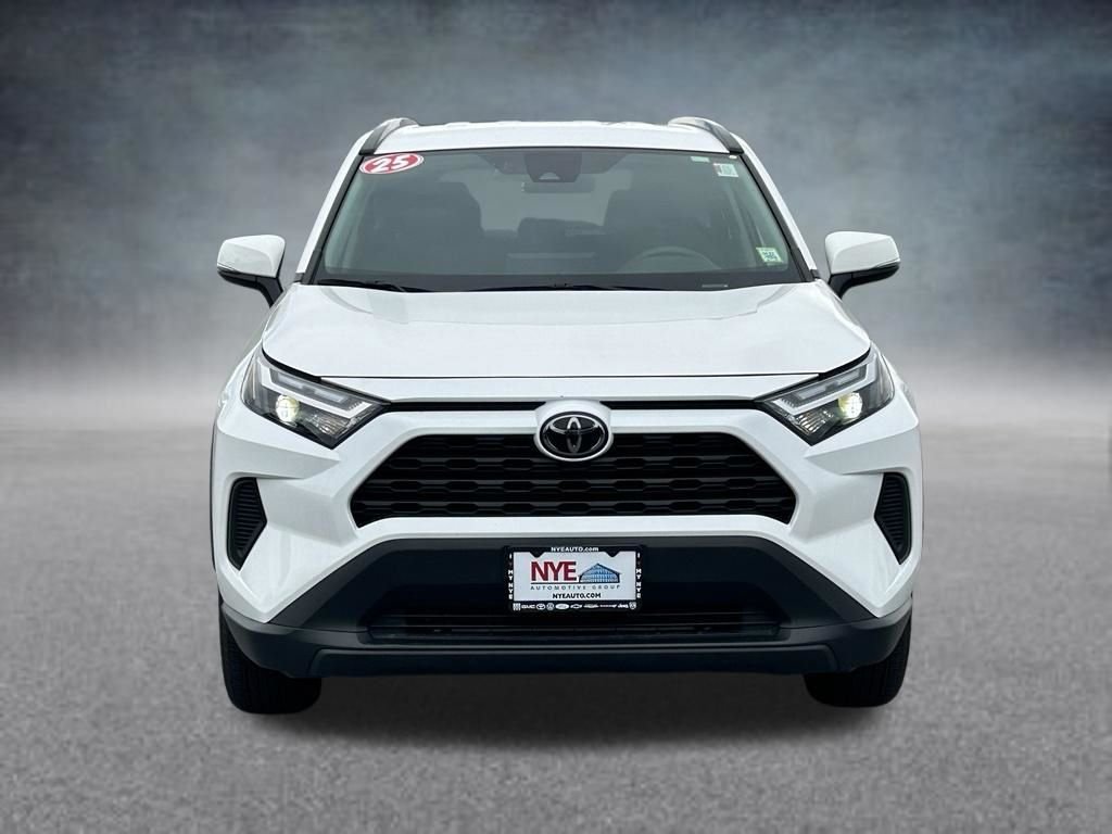 Used 2025 White Toyota XLE image 9