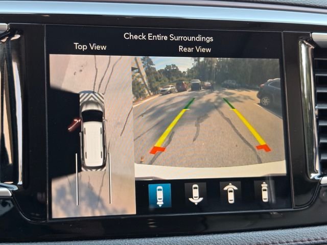 Used 2018 White Chrysler Limited image 21
