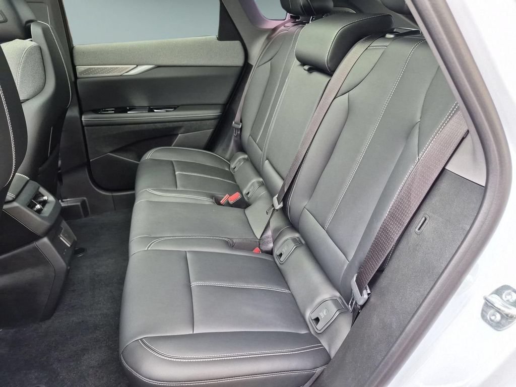 2027 Cadillac OPTIQ Luxury - Photo 24