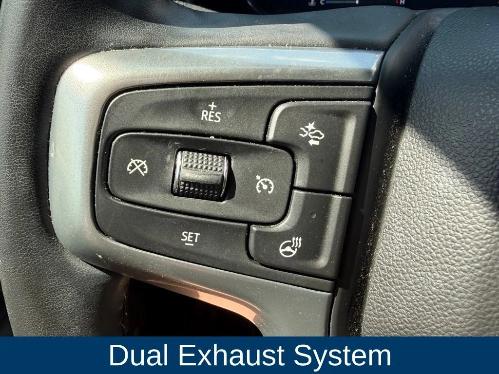 Used 2024 Black Chevrolet Z71 image 31