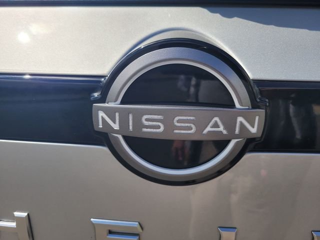 Used 2024 Silver Nissan SL image 10