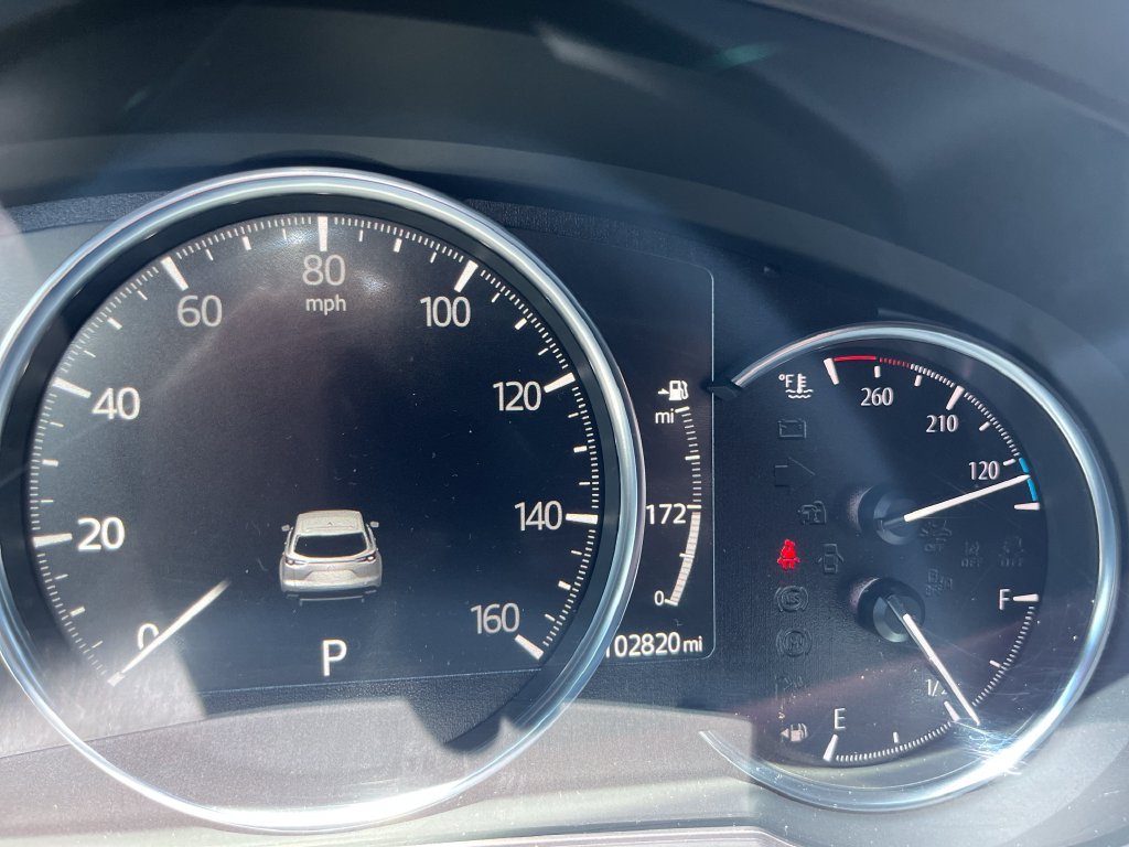 Used 2020 White Mazda Signature image 16