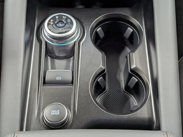New 2026 Star White Metallic Tri-Coat Ford Active image 37