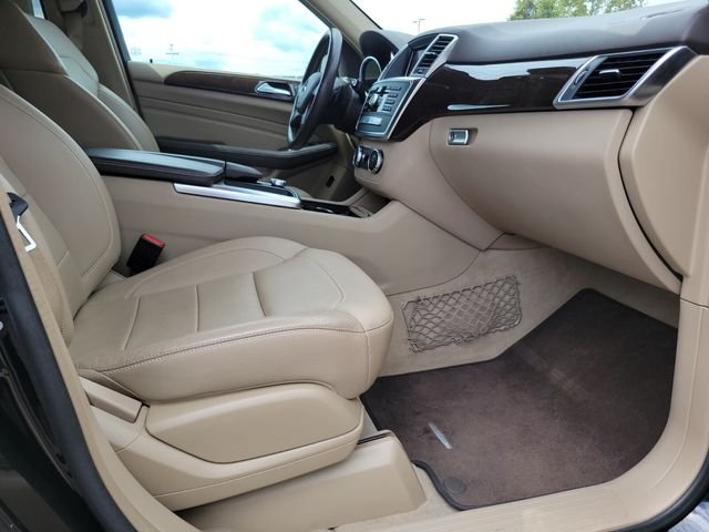 Used 2015 Black Mercedes-Benz ML 350 image 12