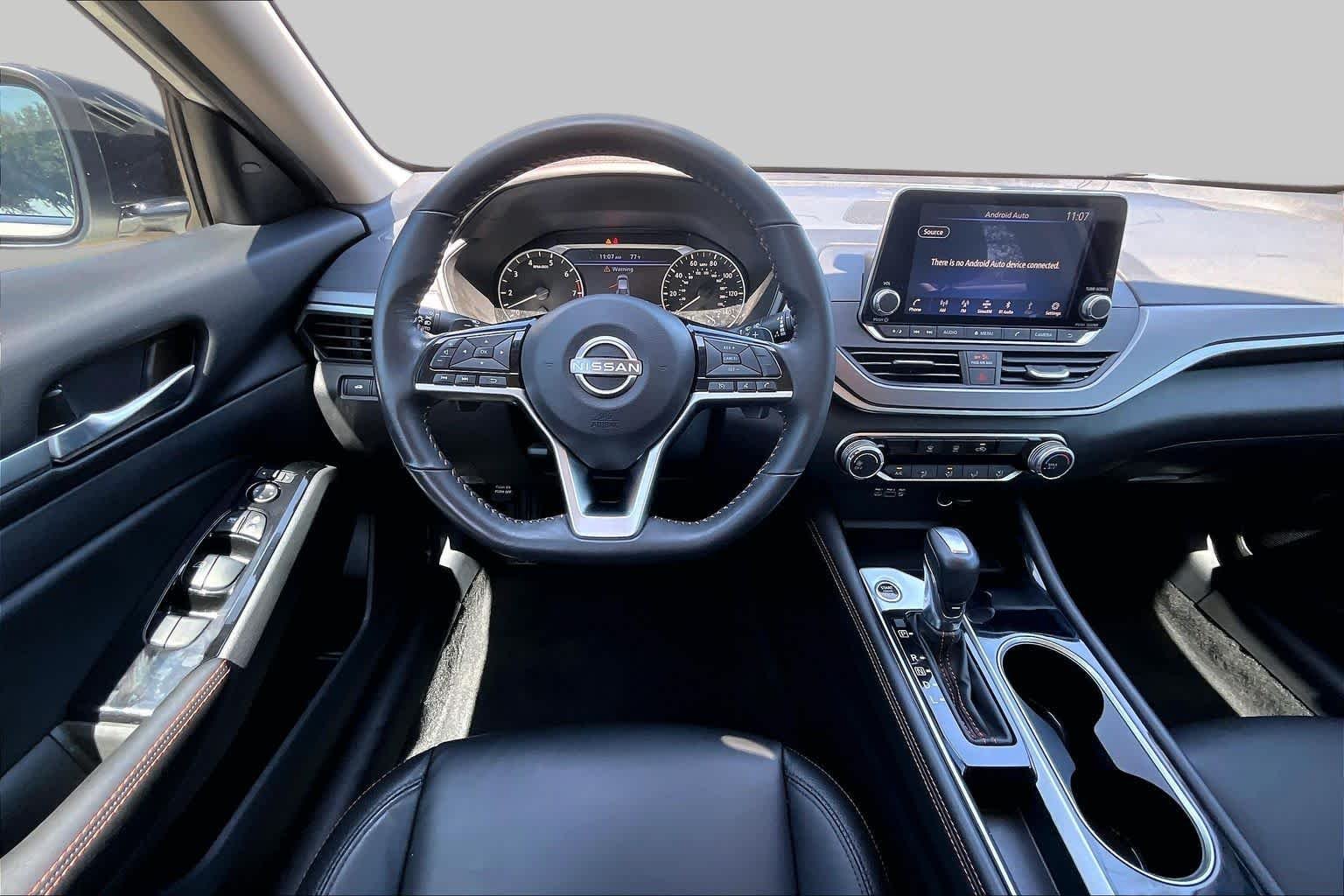 Used 2024 Pearl White Tricoat Nissan 2.5 SR image 6