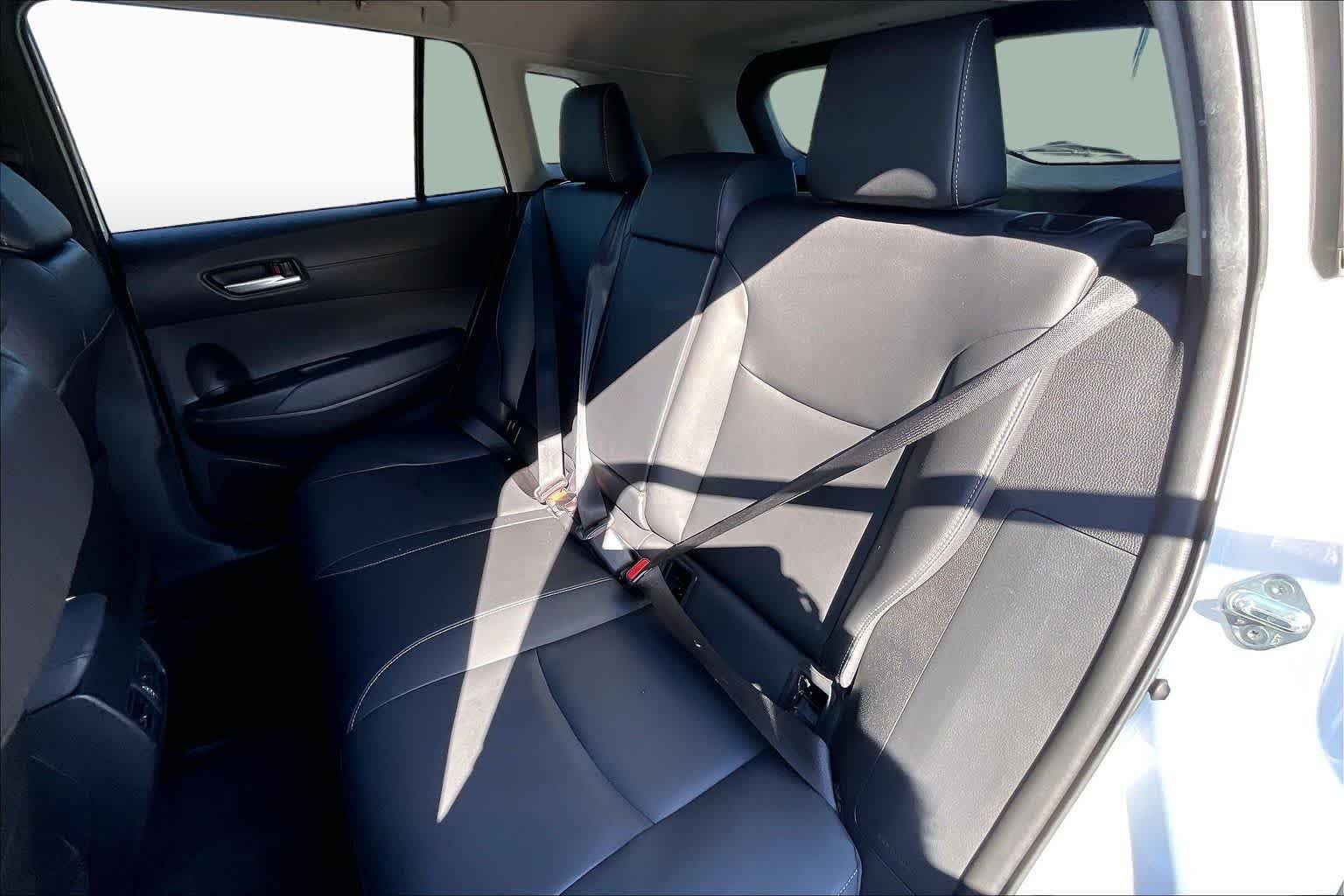 Used 2022 Wind Chill Pearl Toyota XLE image 20