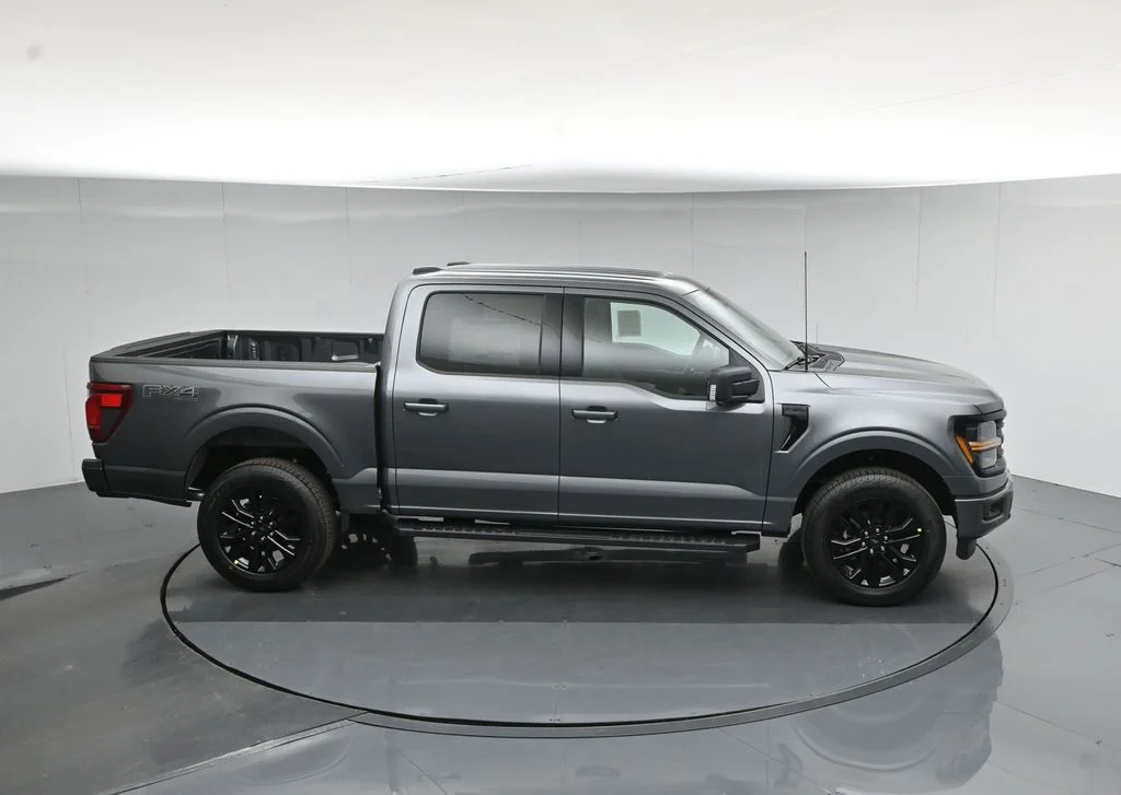 New 2026 Carbonized Gray Metallic Ford XLT image 40