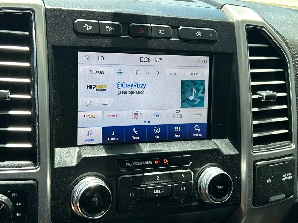 Used 2019 Black Metallic Ford Platinum image 31