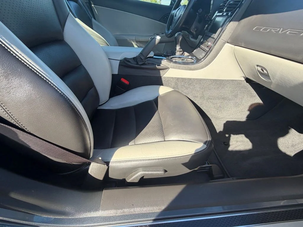 Used 2009 Gray Chevrolet Z06 image 39