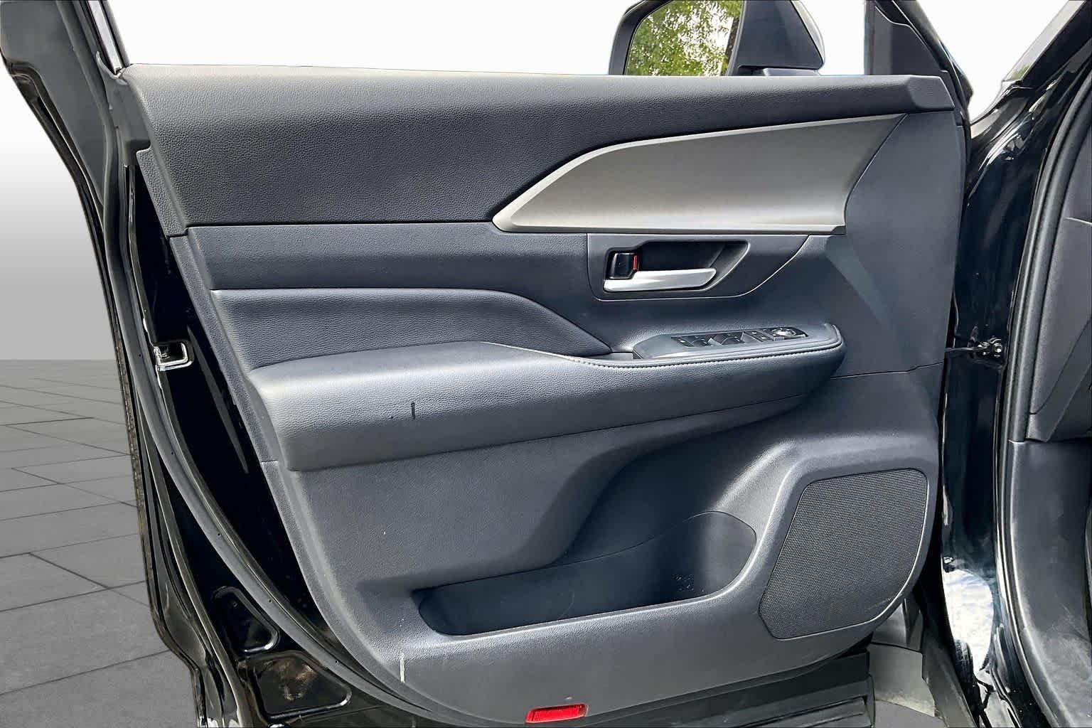 Used 2025 Midnight Black Metallic Toyota XLE image 19
