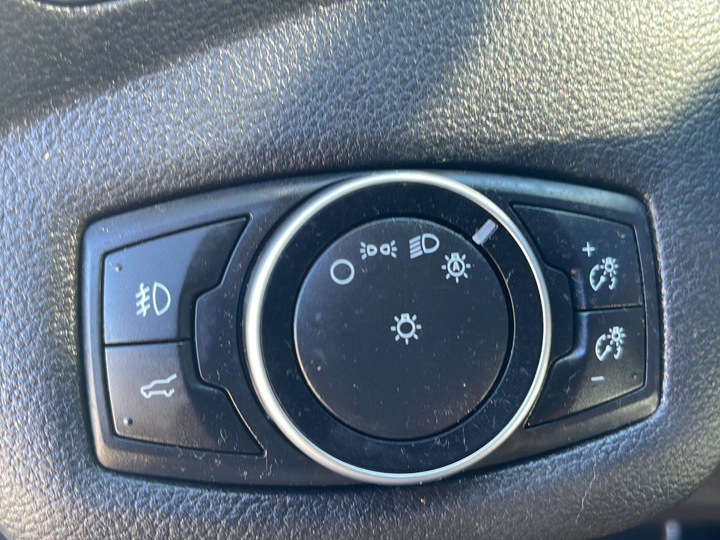 2017 Ford Escape SE - Photo 20
