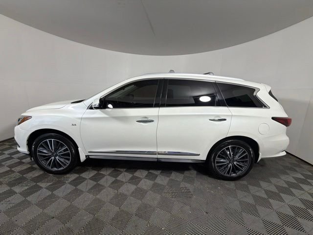 Certified Used 2019 White INFINITI LUXE image 6