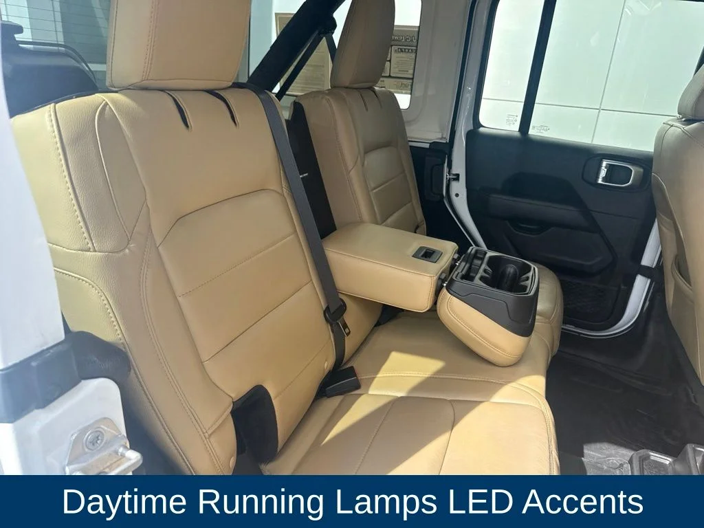 Certified Used 2018 Bright White Clearcoat Jeep Unlimited Sahara image 28
