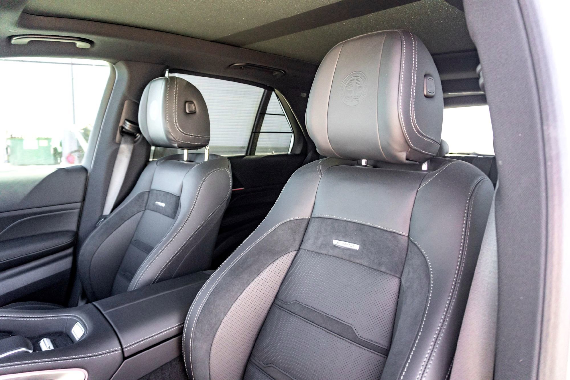 New 2025 MANUFAKTUR Moonlight White Metallic Mercedes-Benz AMG® GLE 53 4MATIC+ SUV image 9