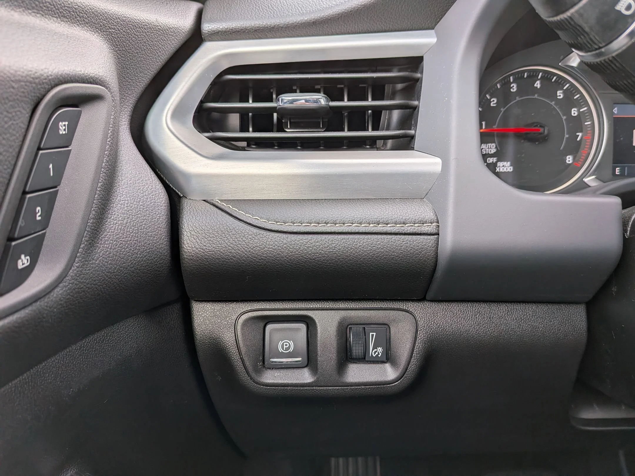 Used 2023 Volcanic Red Tintcoat GMC SLT image 17