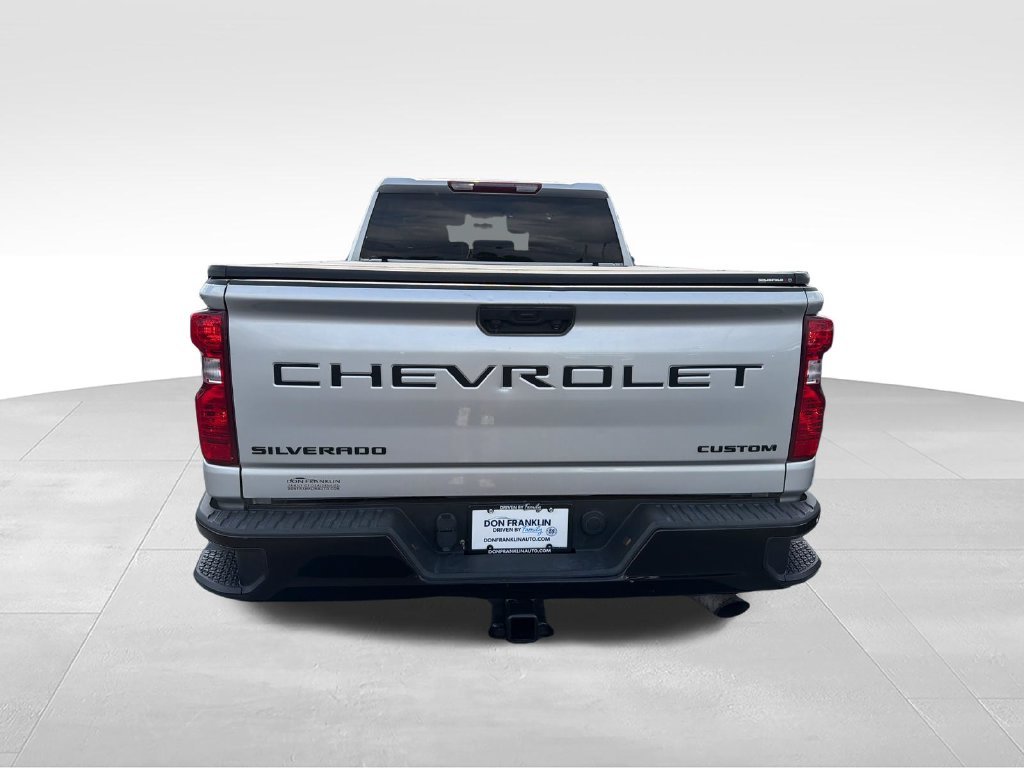 Used 2023 Silver Chevrolet Custom image 4
