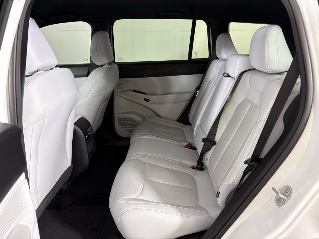 New 2026 Bright White Clearcoat Jeep Laredo image 36