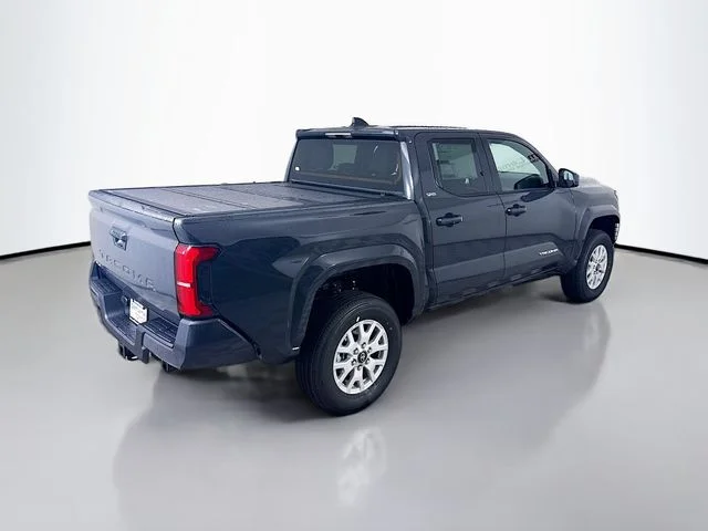 Used 2026  Toyota SR5 image 7