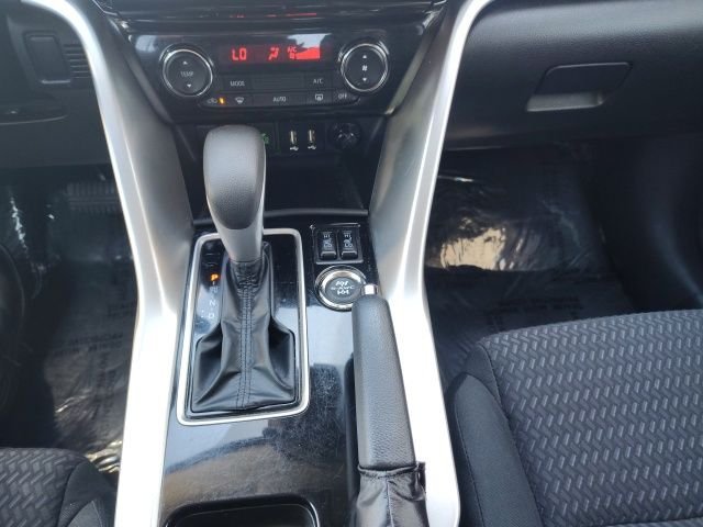 Used 2024 Black Mitsubishi LE image 23