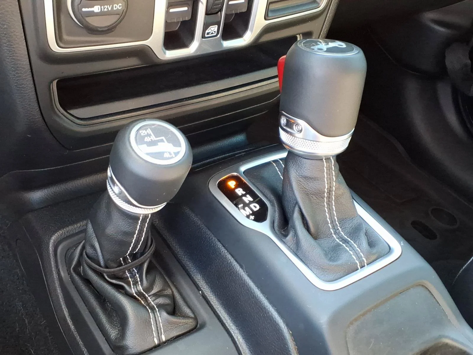 Used 2018 Black Clearcoat Jeep Sahara image 14