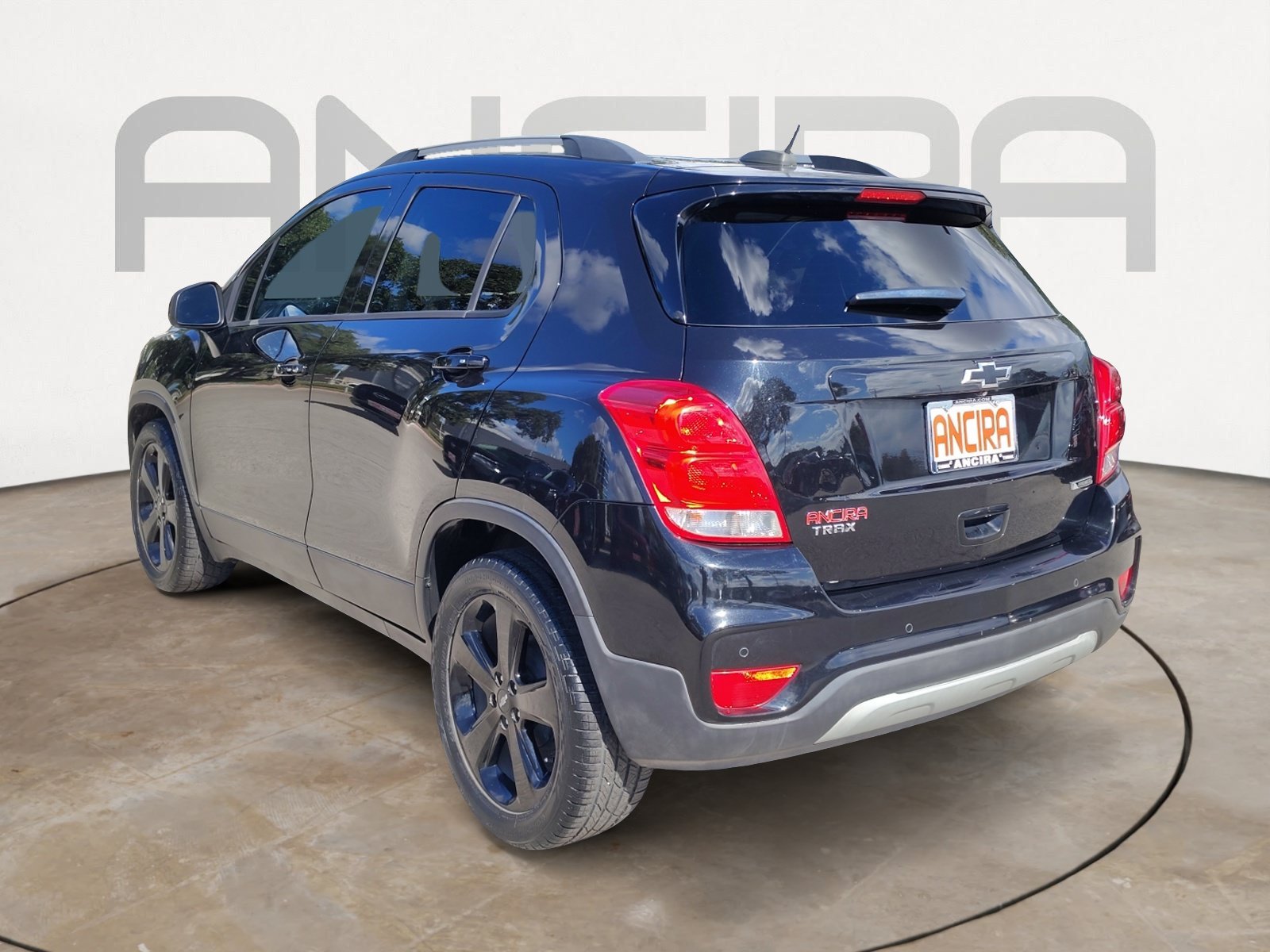 Used 2018 Mosaic Black Metallic Chevrolet Premier image 8