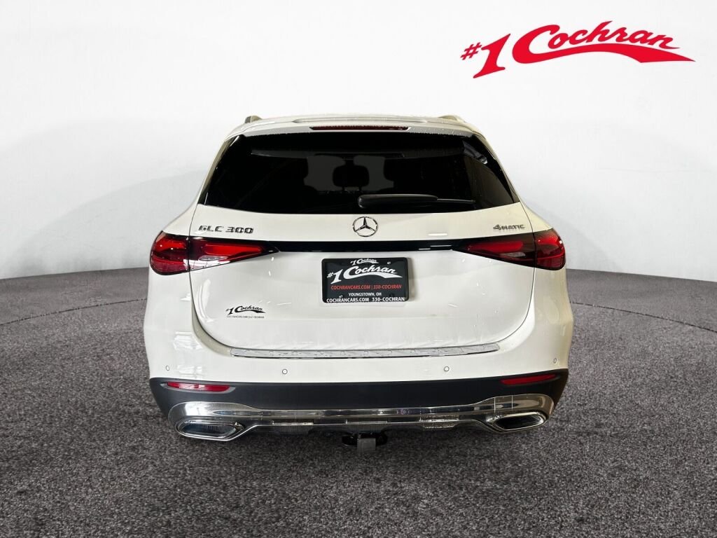 Used 2025 Polar White Mercedes-Benz GLC 300 image 21