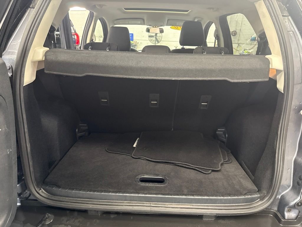 Used 2019 Gray Ford SE image 14