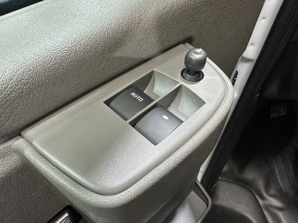 2025 Chevrolet Express Cargo Work Van - Photo 15