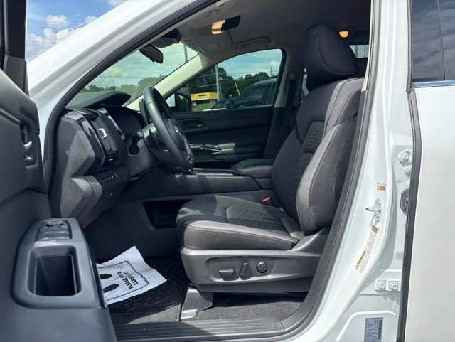 Used 2025 White Nissan SV image 11