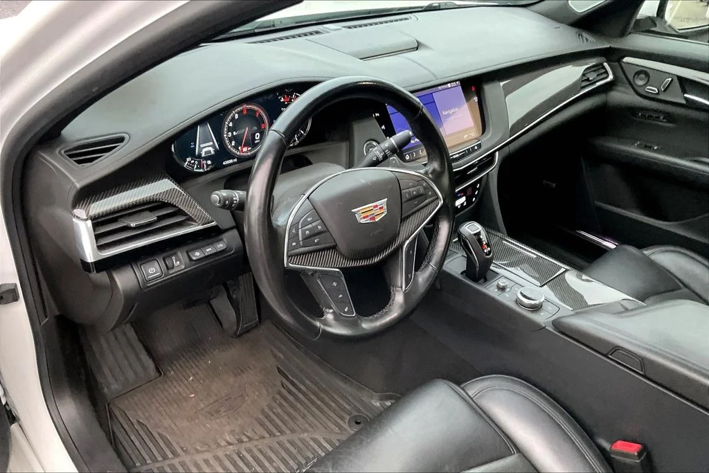 Used 2020 Crystal White Tri-Coat Cadillac Blackwing Twin image 13