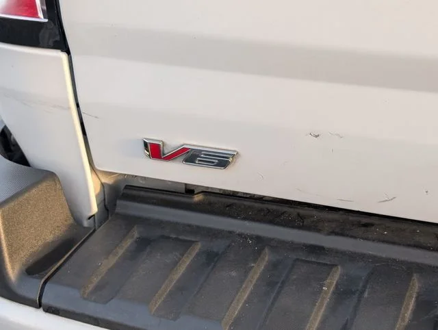 Used 2022 White GMC Elevation image 12