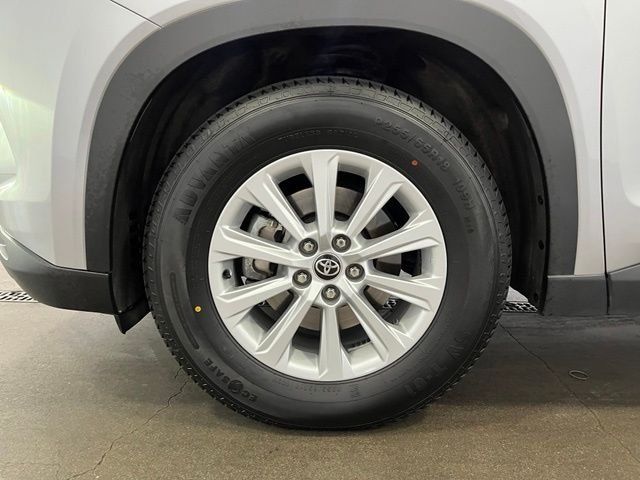 Certified Used 2024 Silver Toyota XLE image 26