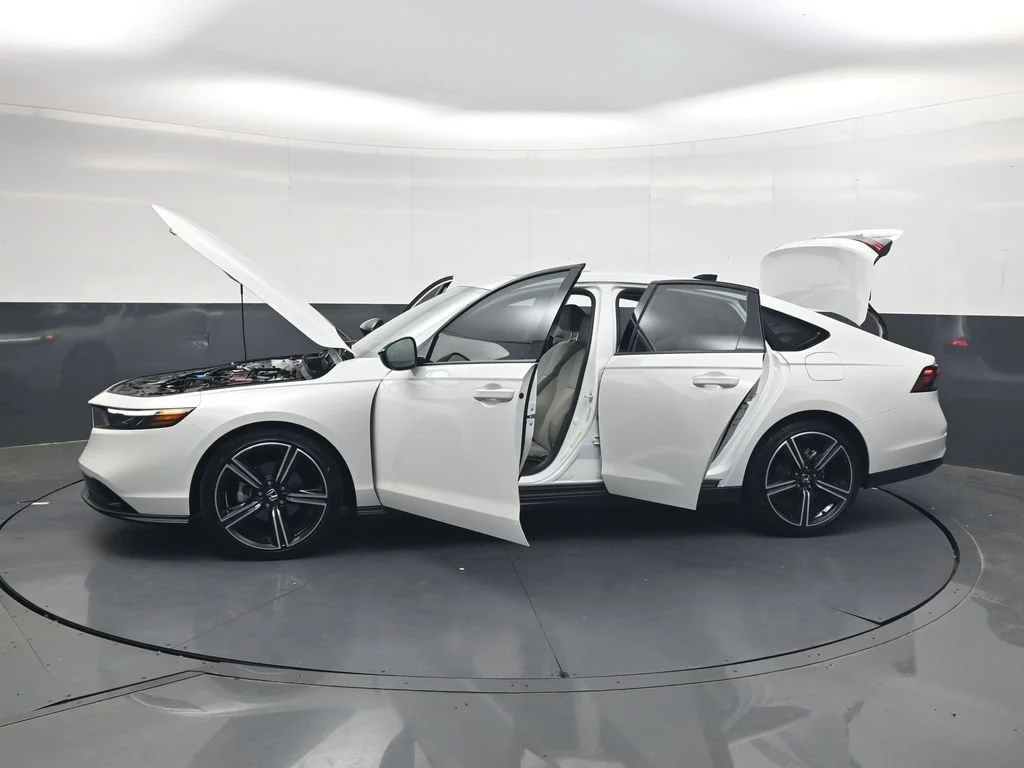 Certified Used 2026 Platinum White Pearl Honda SE image 84