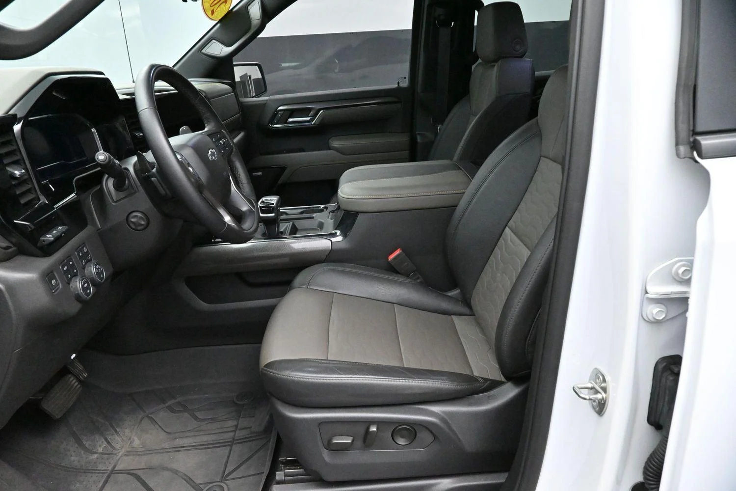 Used 2023 Summit White Chevrolet ZR2 image 12