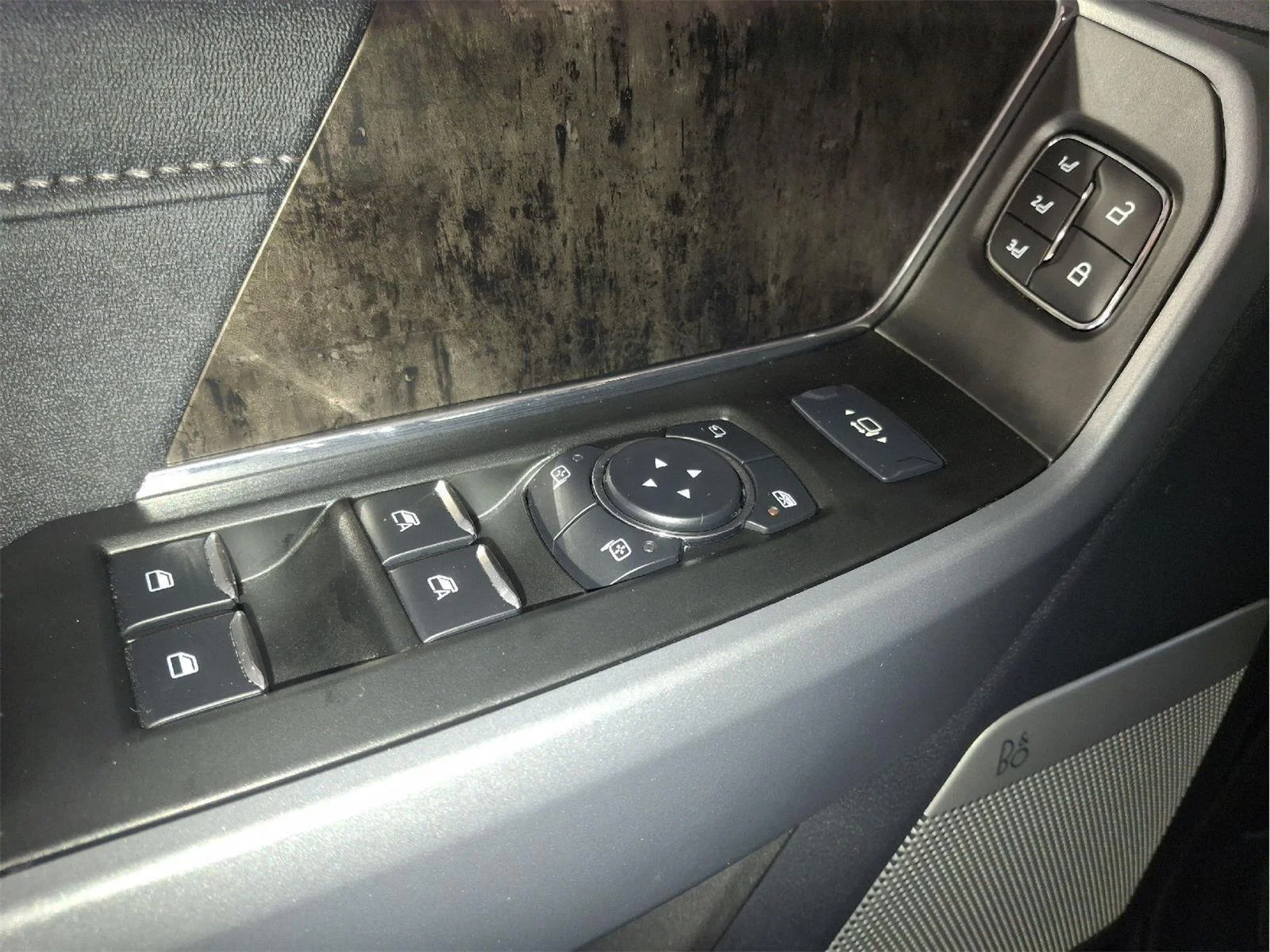 Used 2024 Agate Black Ford LARIAT image 30