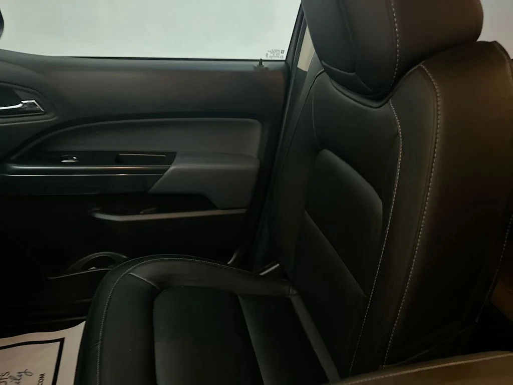 Used 2022 Black Chevrolet Z71 image 10