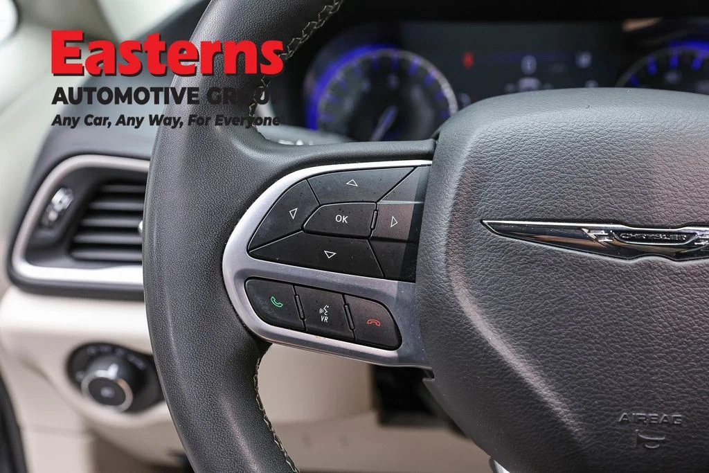 Used 2023 Black Chrysler Touring L image 15