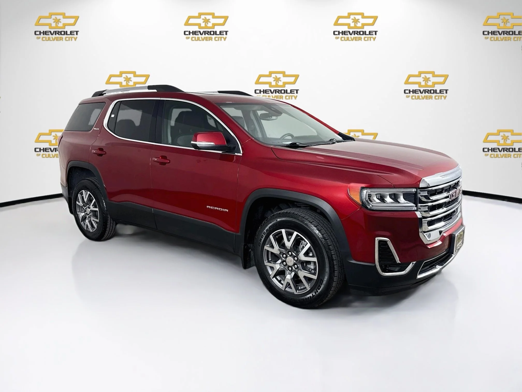 Used 2023 Volcanic Red Tintcoat GMC SLT image 1