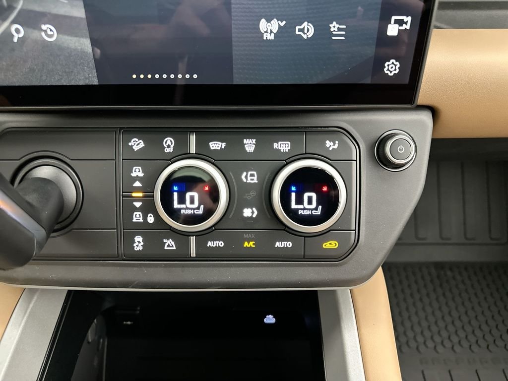 New 2026 Carpathian Grey Prem Met Land Rover V8 image 12