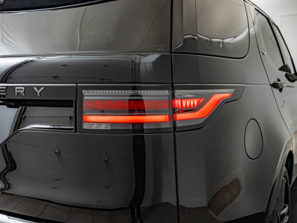 New 2026 Santorini Black Land Rover Dynamic SE image 15