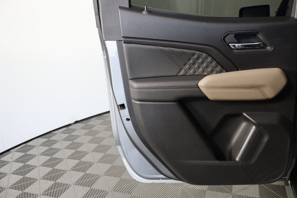 Used 2023 Silver GMC Denali image 13