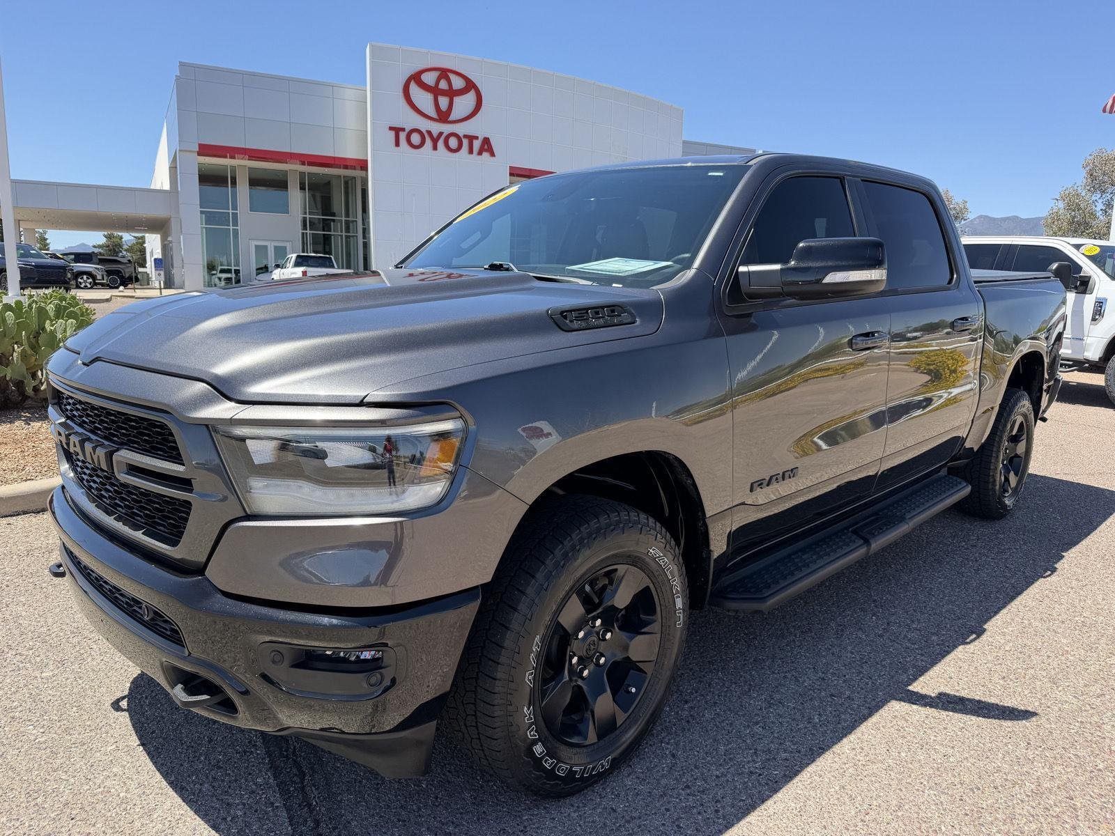 2022 RAM 1500 Big Horn/Lone Star 4x4 Crew Cab 5'7's photo